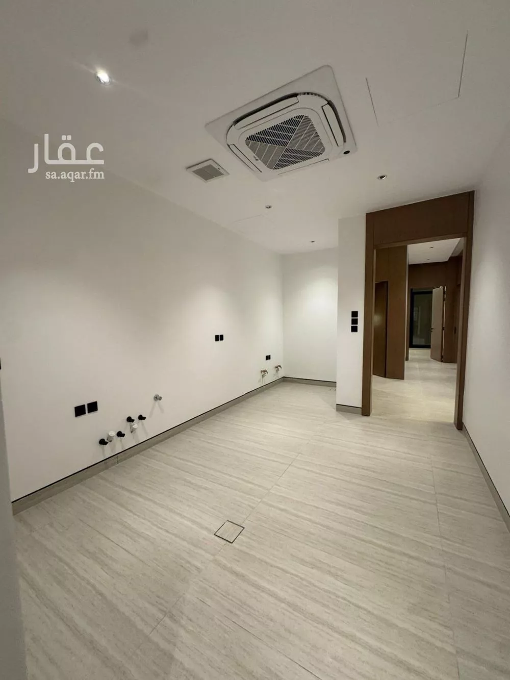 دور 4 غرف في العارض 4