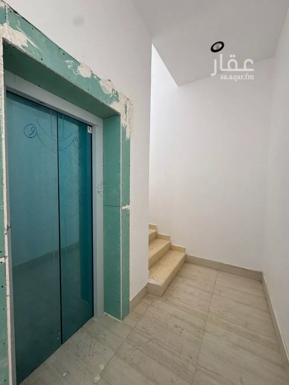 شقة 4 غرف في الرمال 5