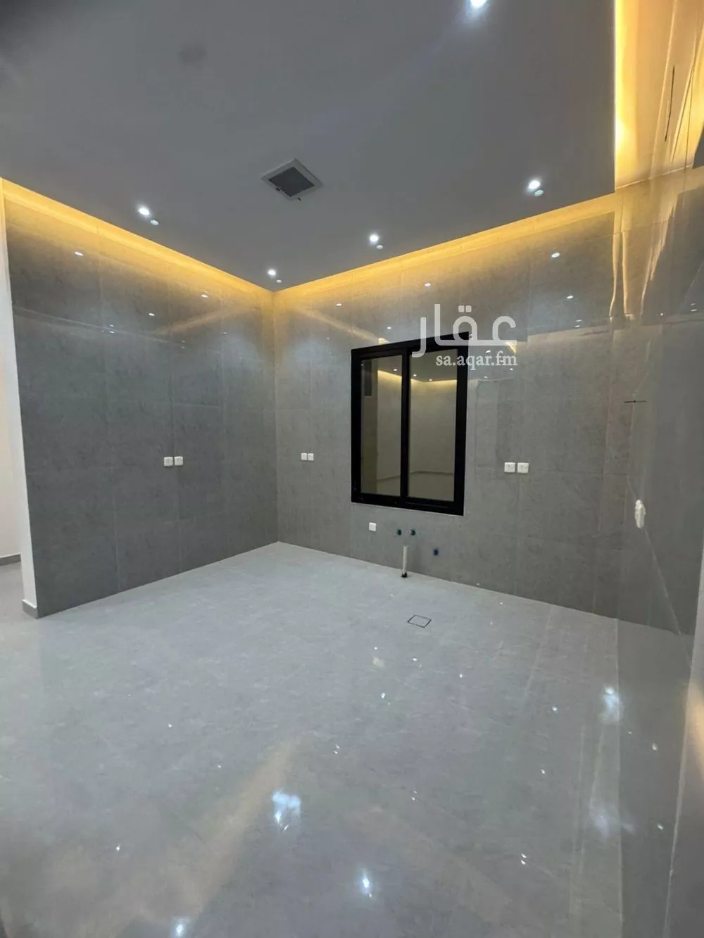 4 bedroom floor in Al Aridh 1