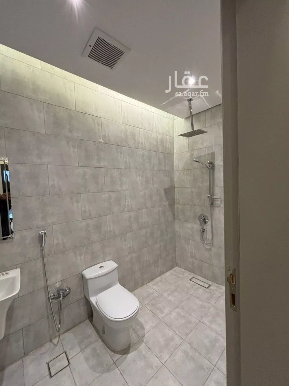 4 bedroom floor in Al Aridh 3