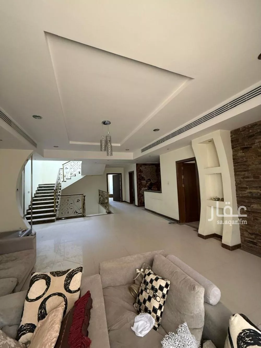8 bedroom villa in Al Sahafah 4