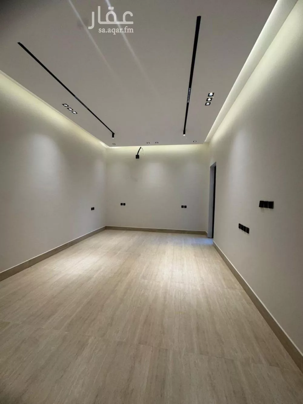 4 bedroom floor in Al Janadriyah 4