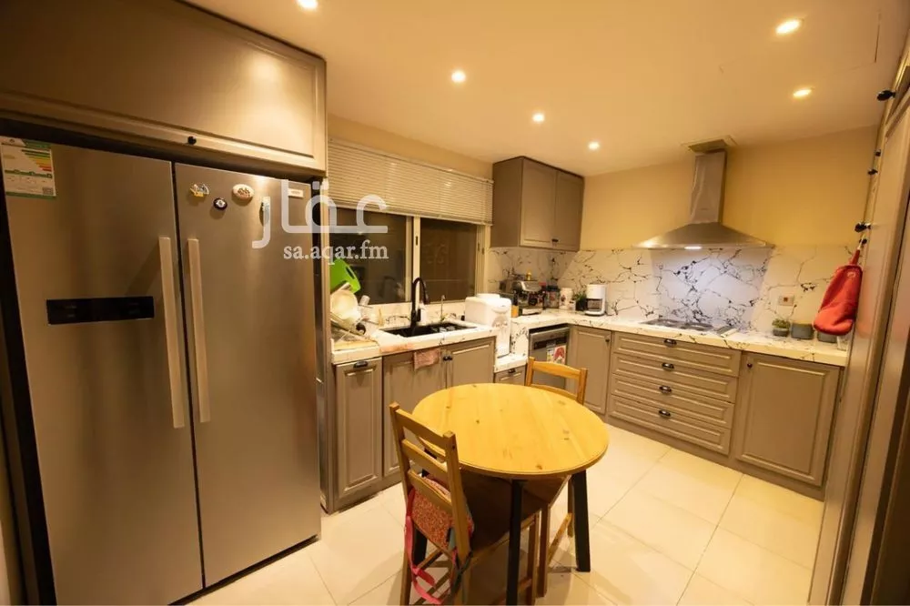 فيلا 5 غرف في النرجس 5