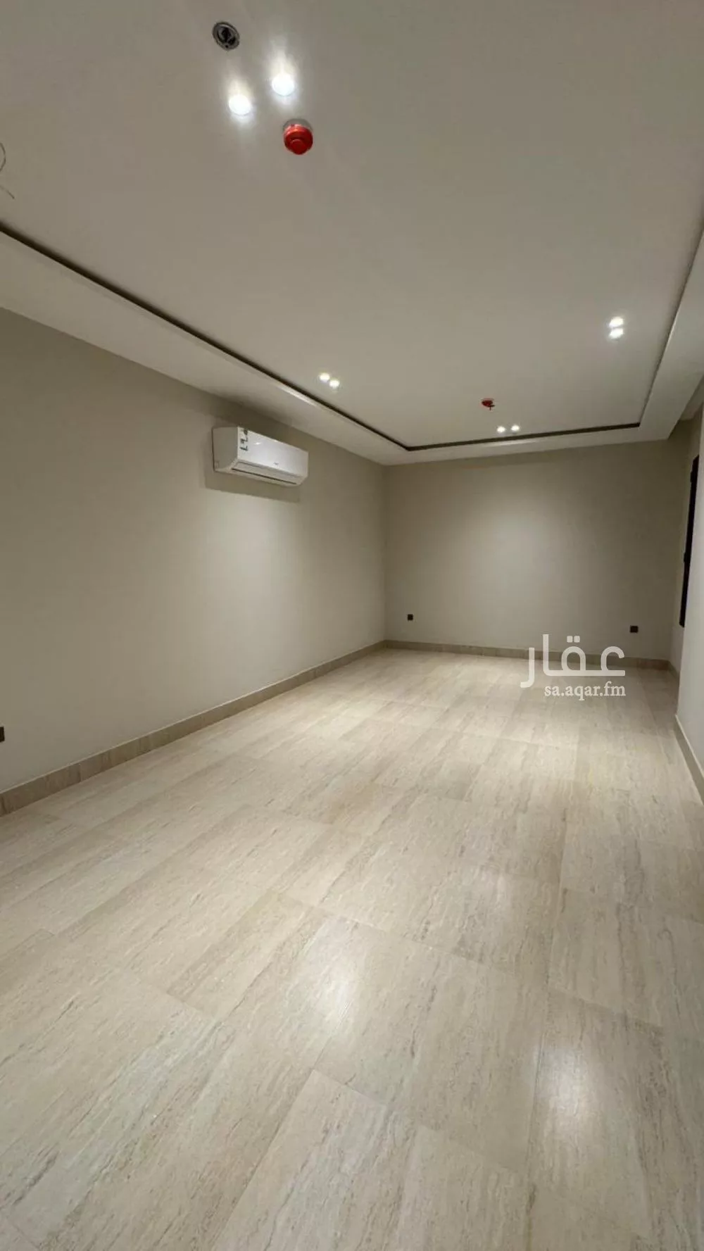 شقة 4 غرف في الحمرا 2