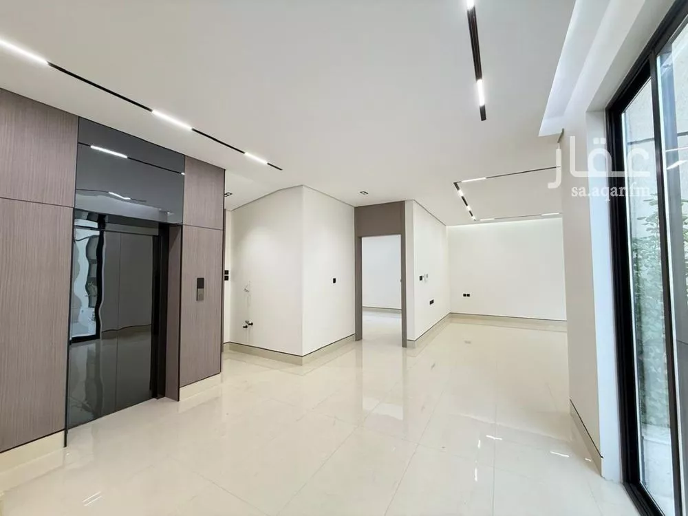 5 bedroom villa in Al Mahdiyyah 5