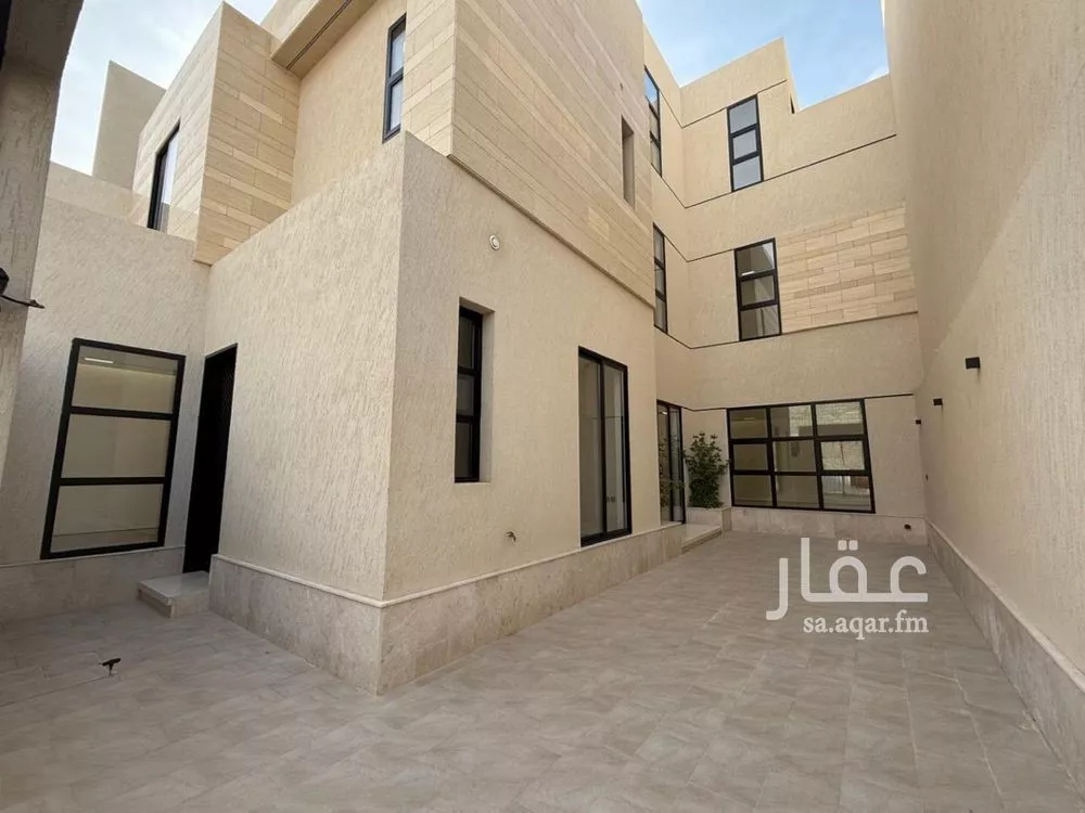 5 bedroom villa in Al Mahdiyyah 3