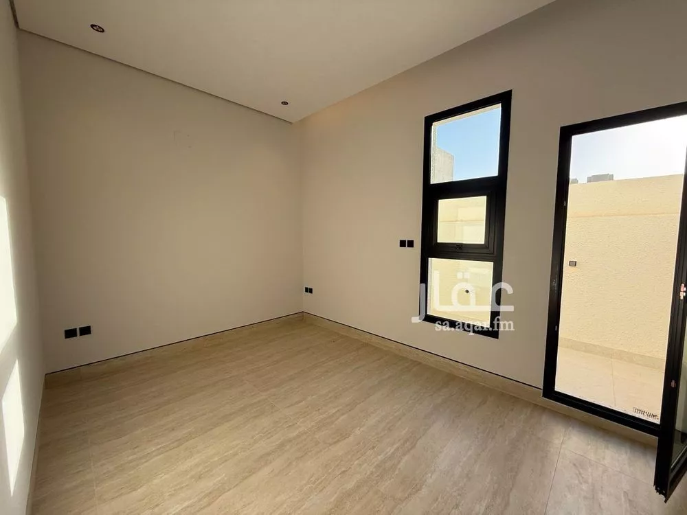 5 bedroom villa in Al Mahdiyyah 2