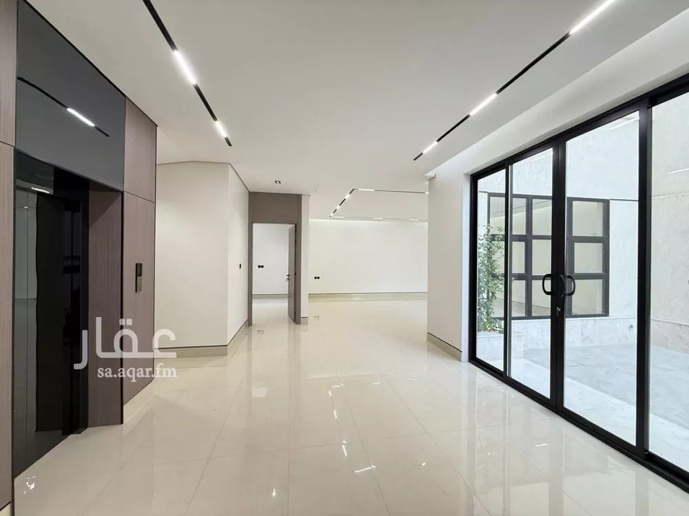 5 bedroom villa in Al Mahdiyyah 4