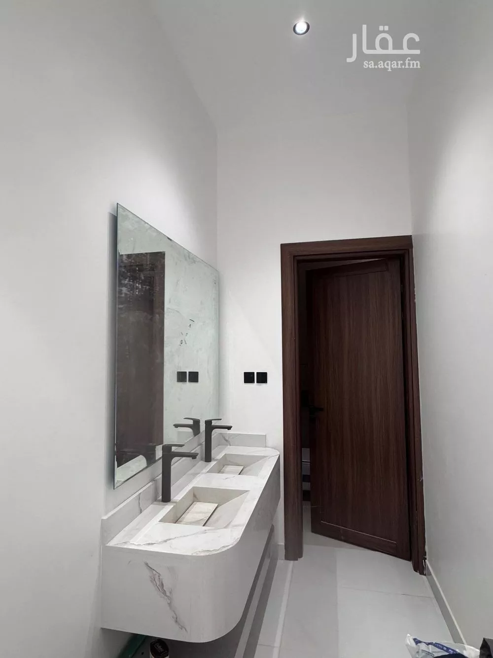 فيلا 6 غرف في المهدية 5