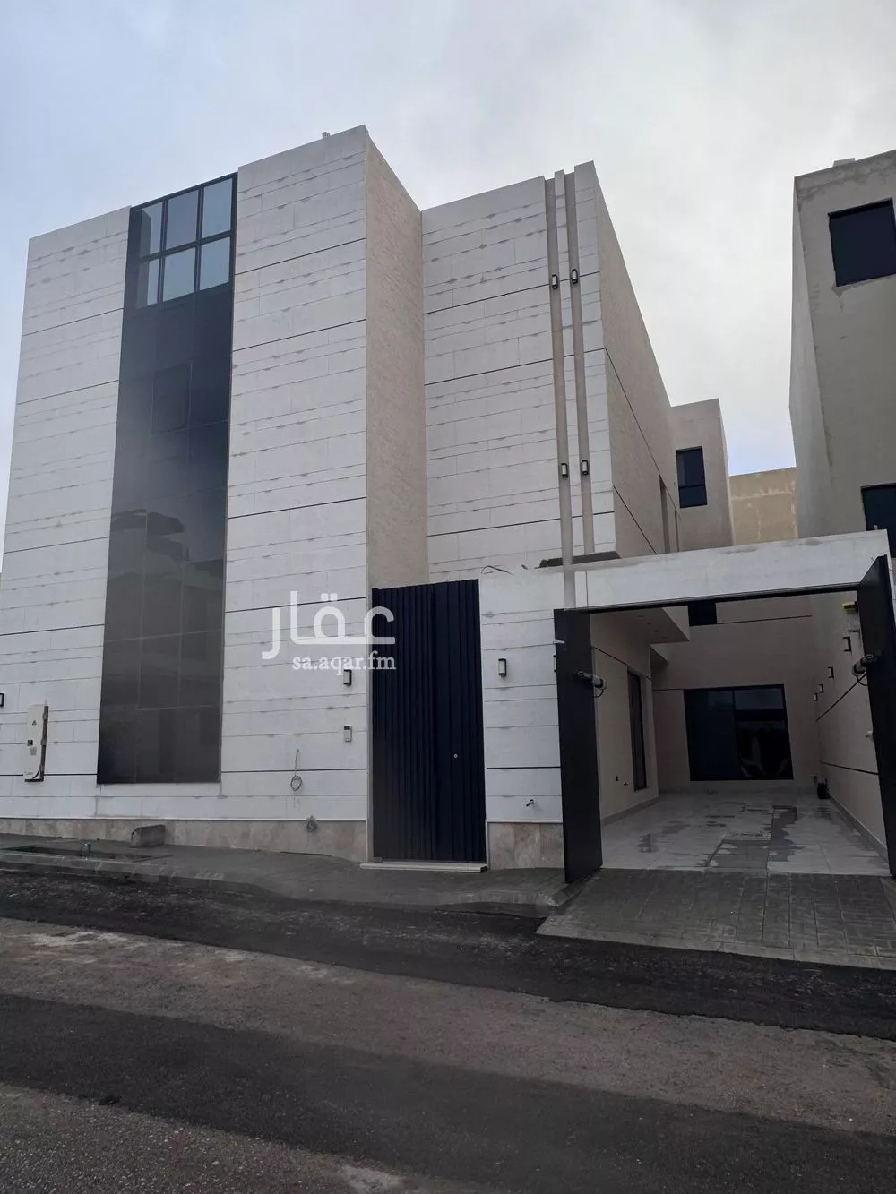 4 bedroom villa in Al Mahdiyyah 1