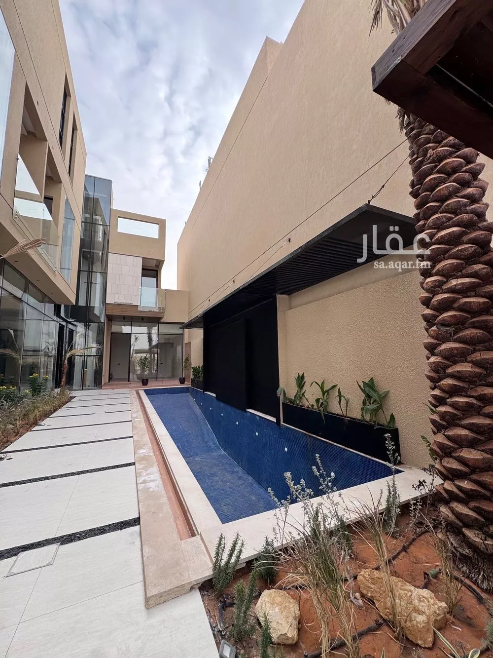 فيلا 6 غرف في المهدية 5