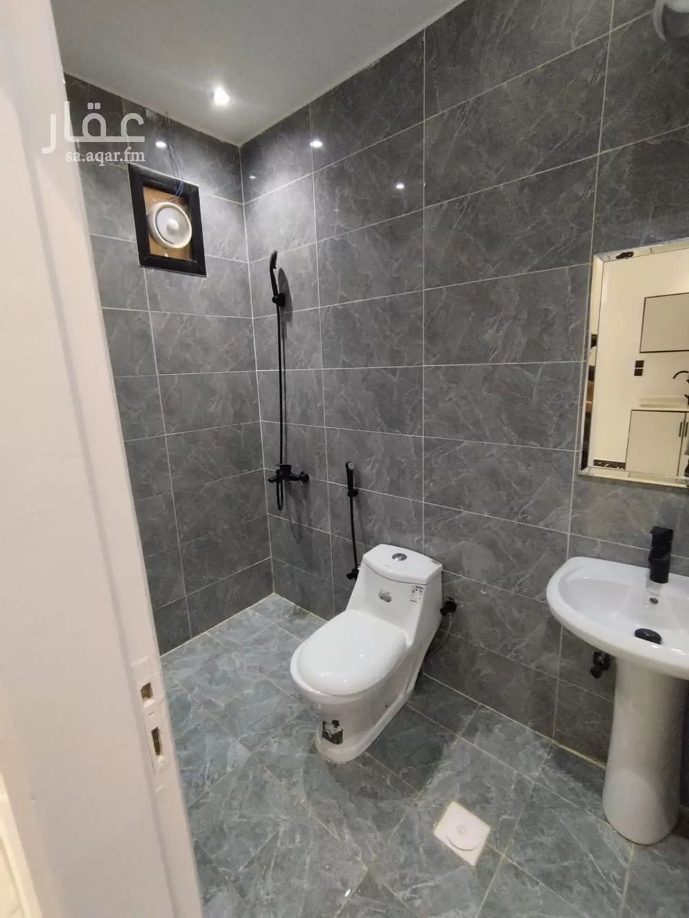 شقة 1 غرف في النرجس 5