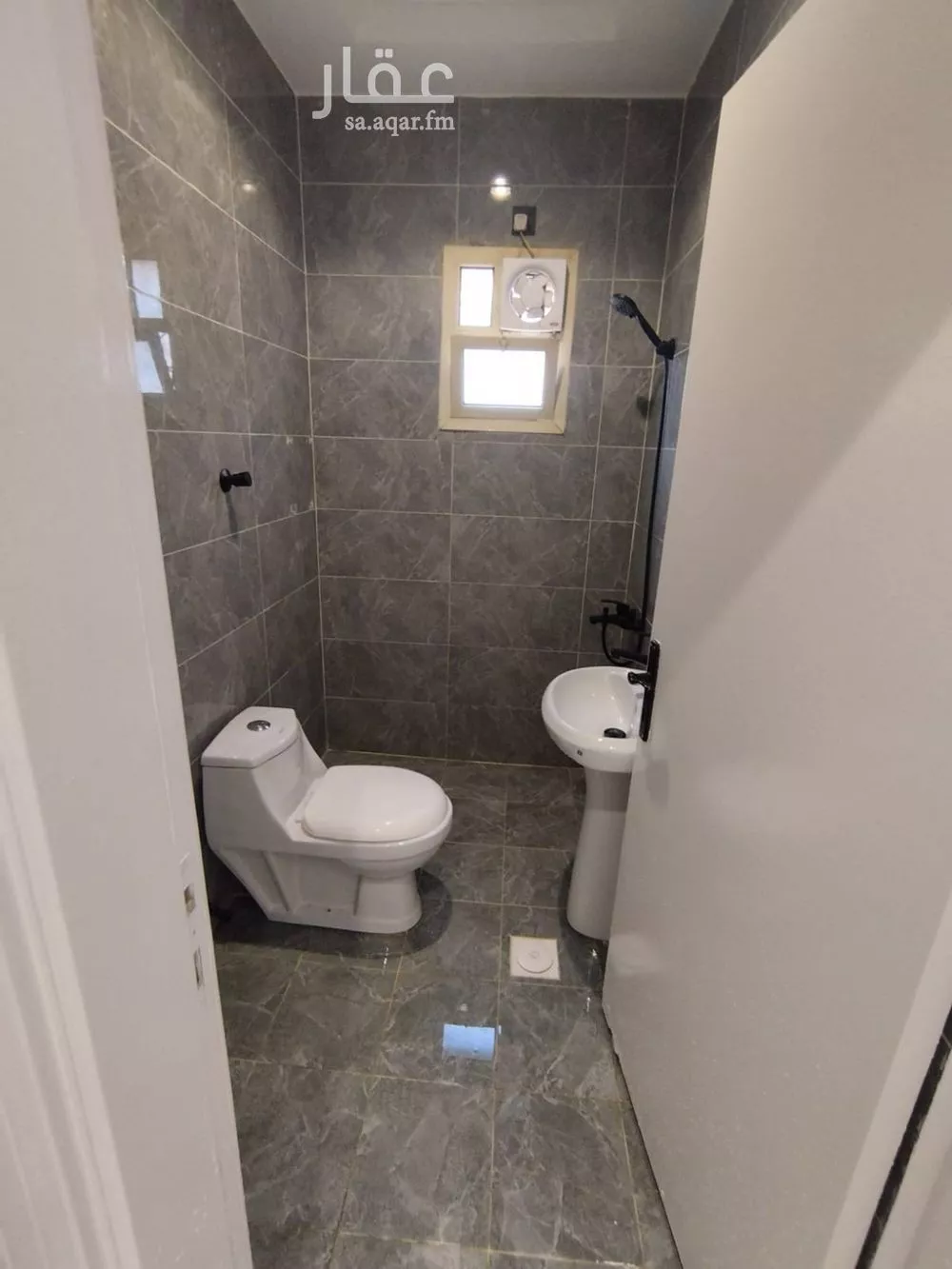 شقة 1 غرف في النرجس 4