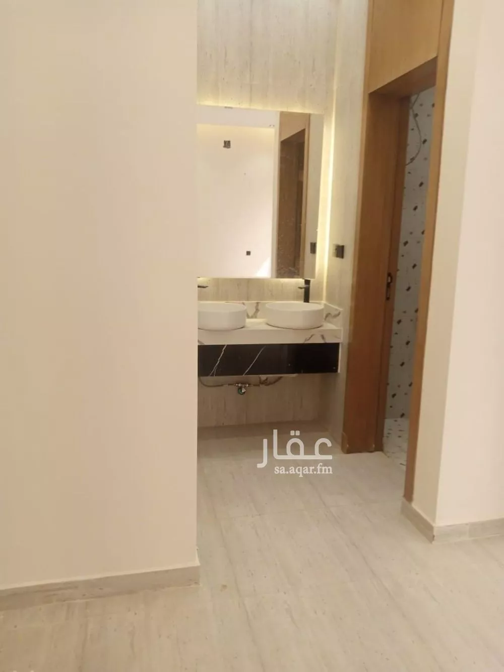 فيلا 6 غرف في عكاظ 5