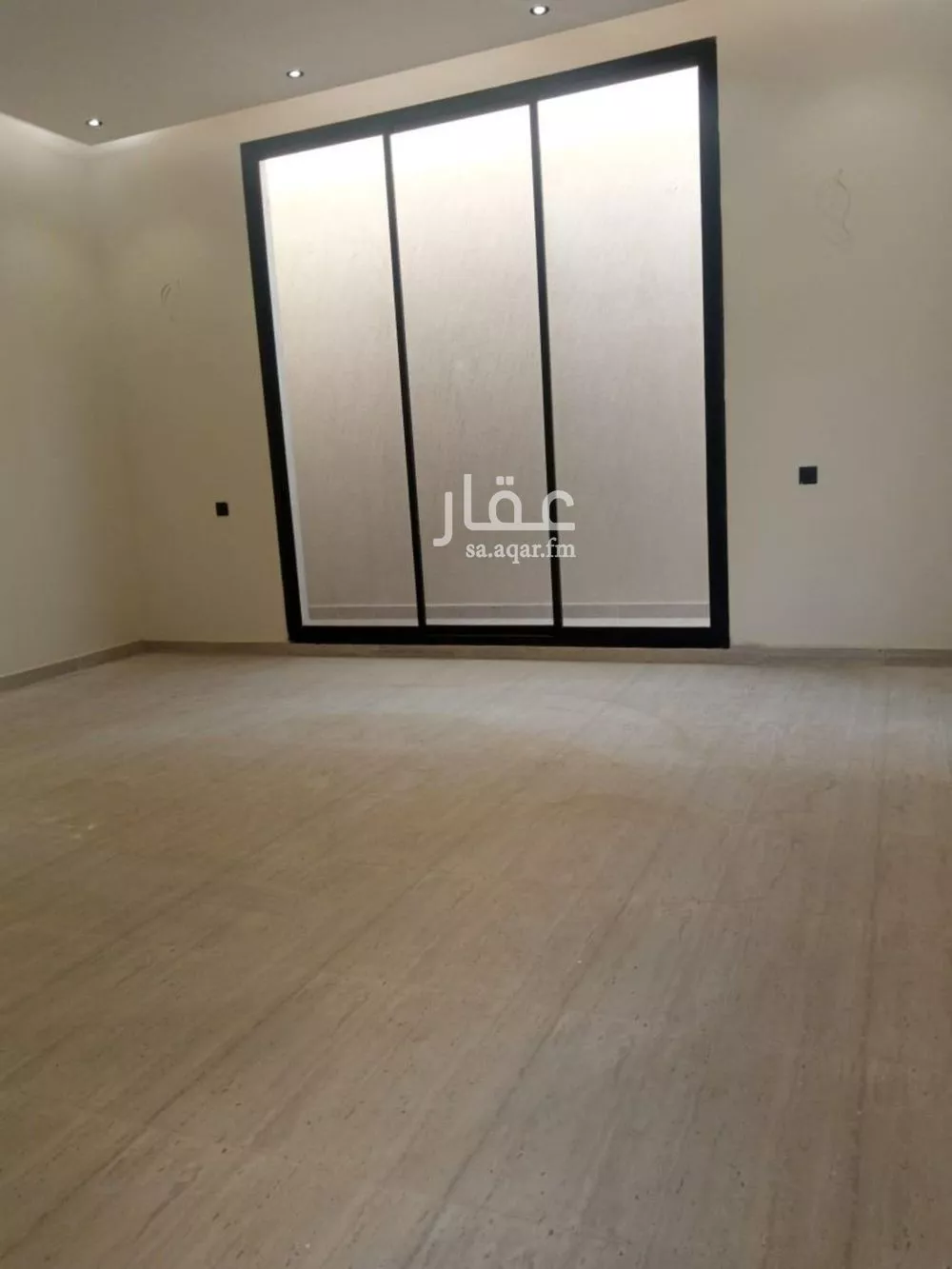 فيلا 6 غرف في عكاظ 4