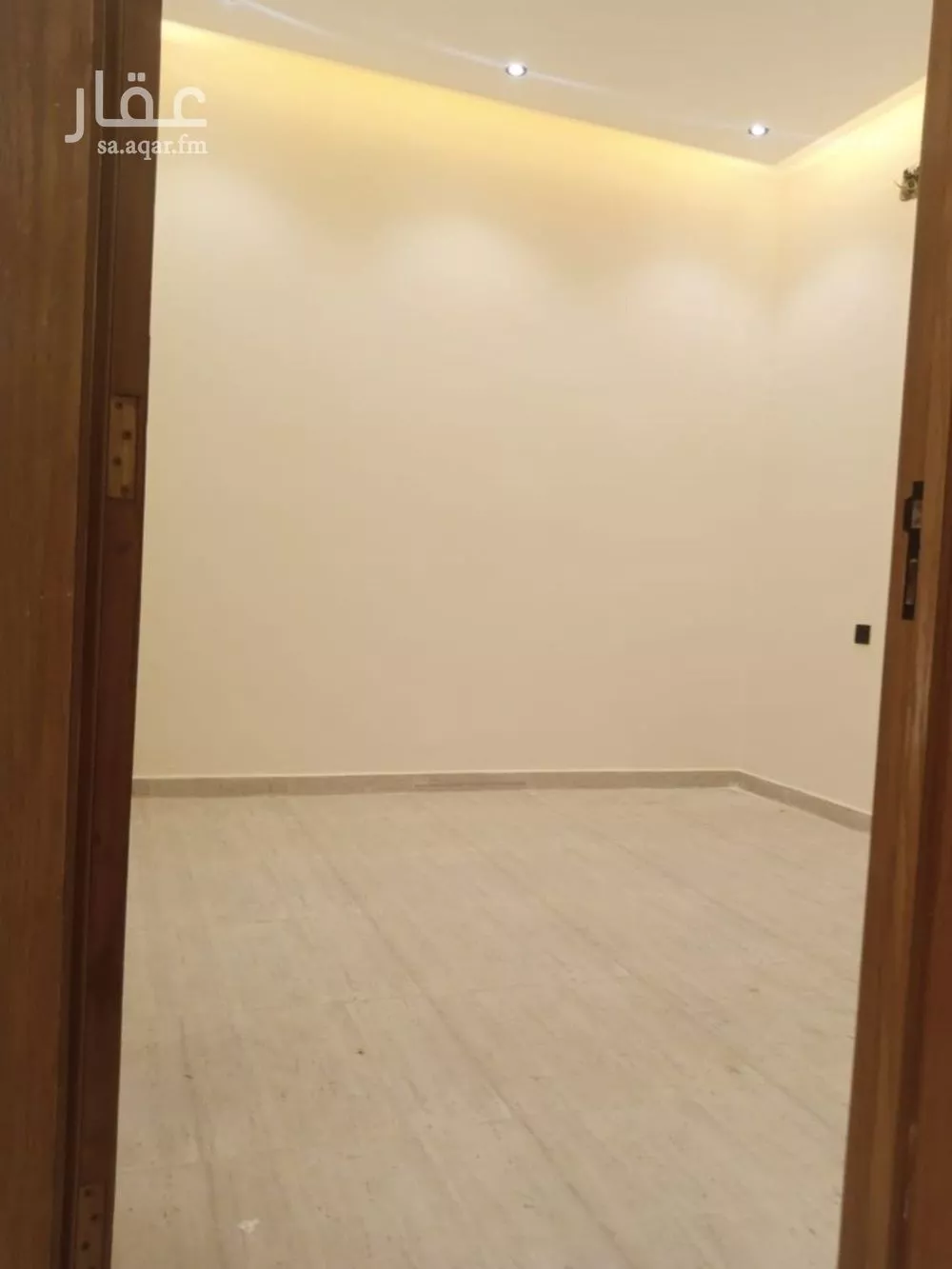 فيلا 6 غرف في عكاظ 3