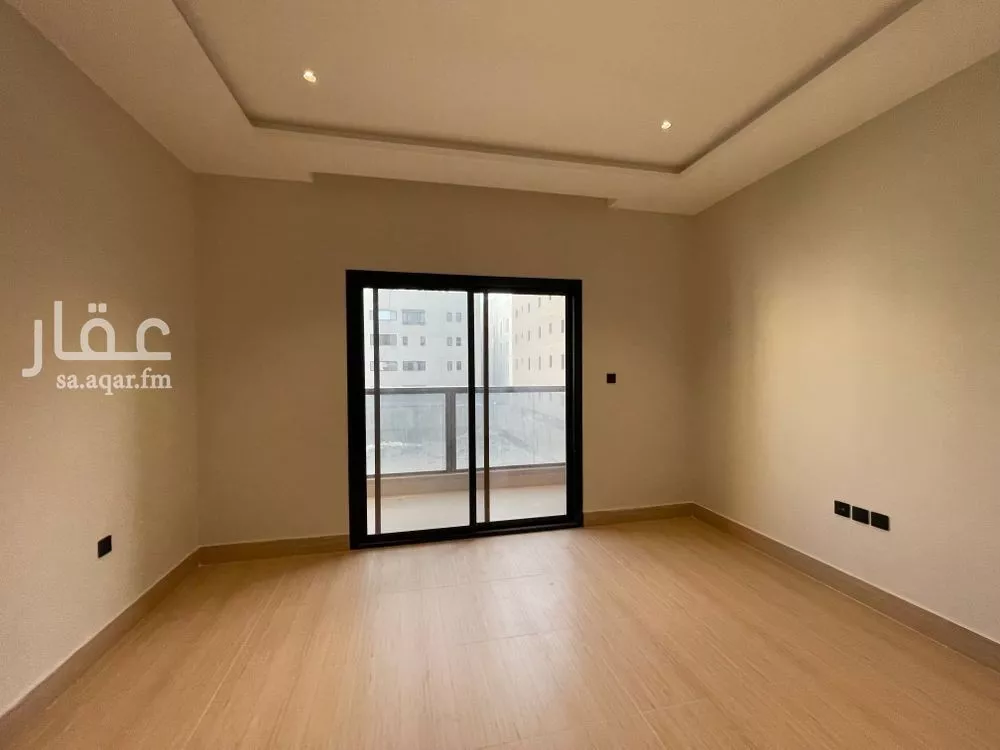 شقة 3 غرف في السيف 4