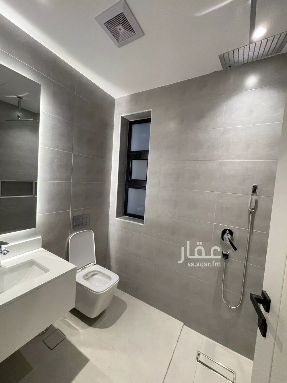 3 bedroom apartment in Al Bahr 4