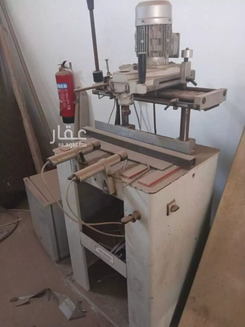 محل 160 م² في الفروسية 5