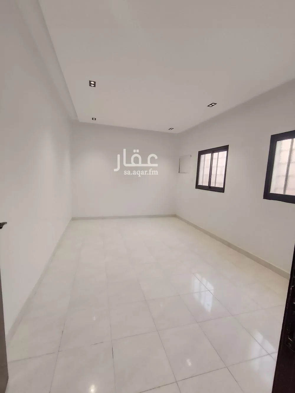 شقة 3 غرف في الرمال 5