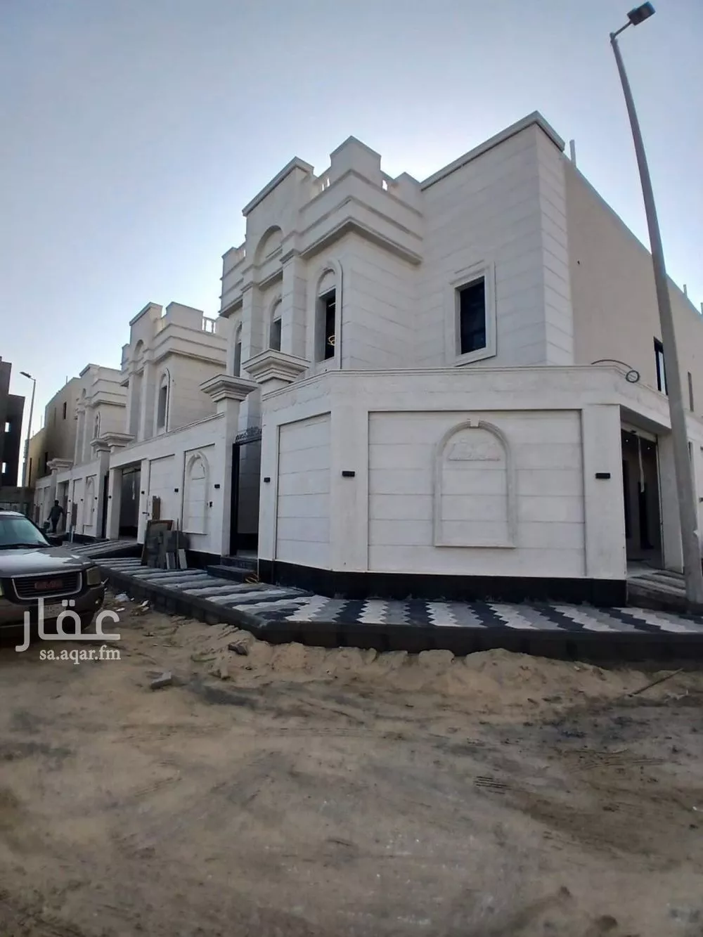 فيلا 9 غرف في الامواج 3