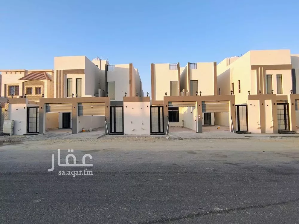 8 bedroom villa in Al Amwaj 2