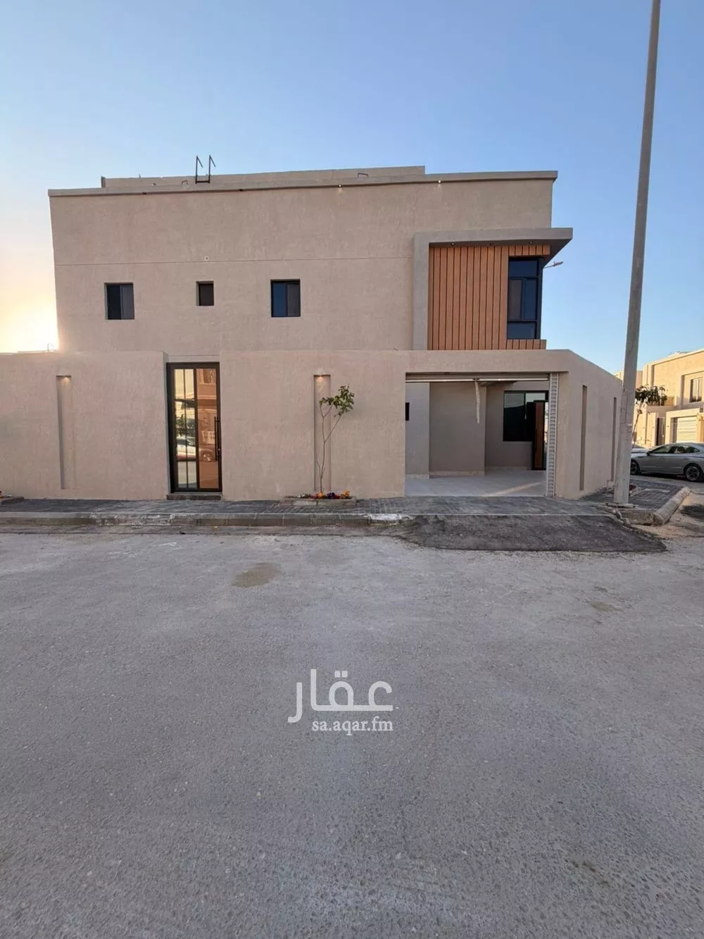 فيلا 8 غرف في الشراع 5