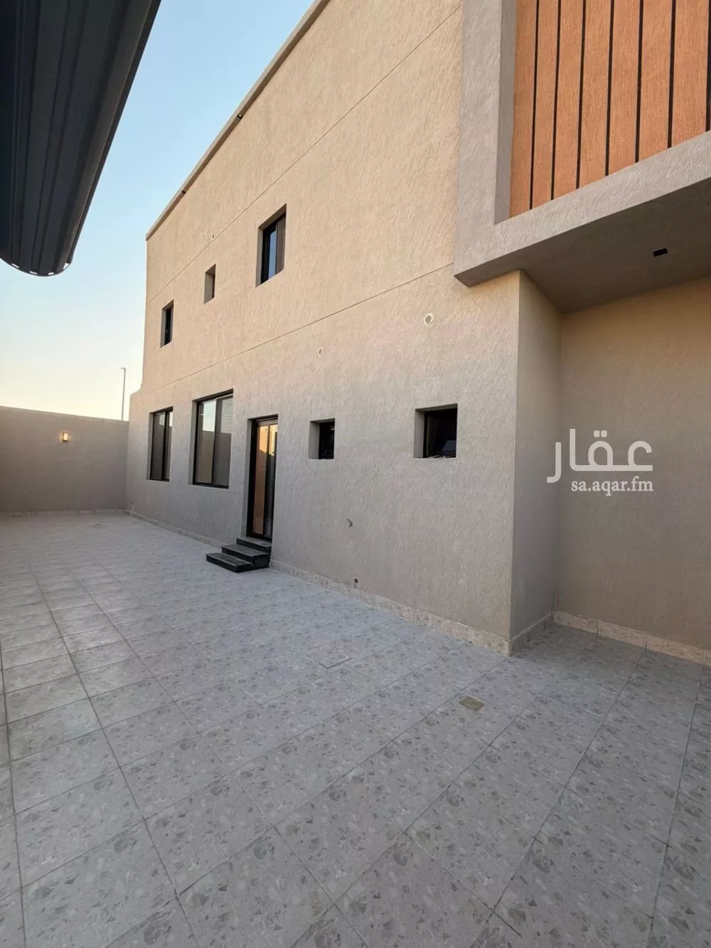 فيلا 8 غرف في الشراع 4