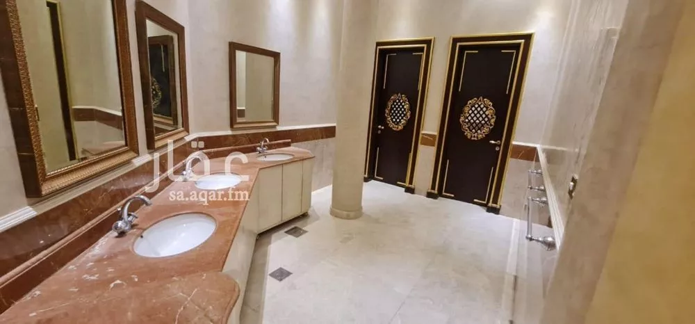 10 bedroom villa in Al Khuzama, Riyadh 22