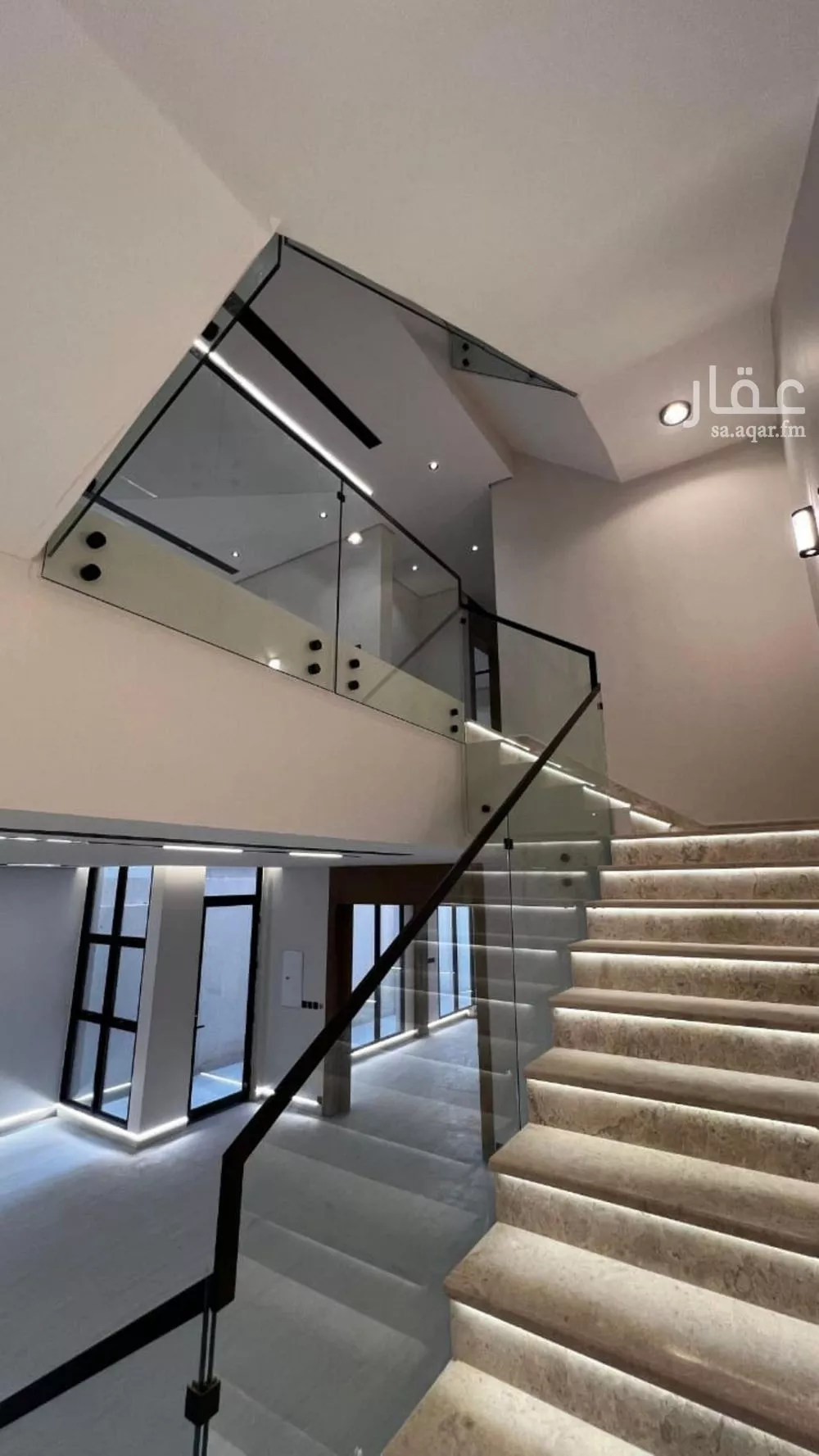 فيلا 6 غرف في العارض 4