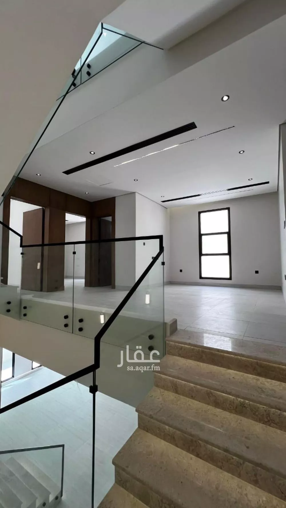 فيلا 6 غرف في العارض 3