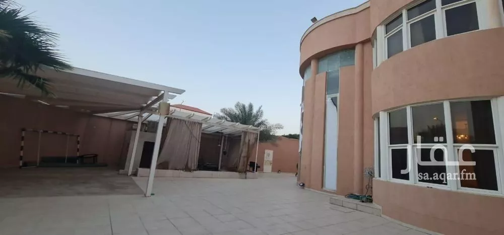 10 bedroom villa in Al Khuzama, Riyadh 9