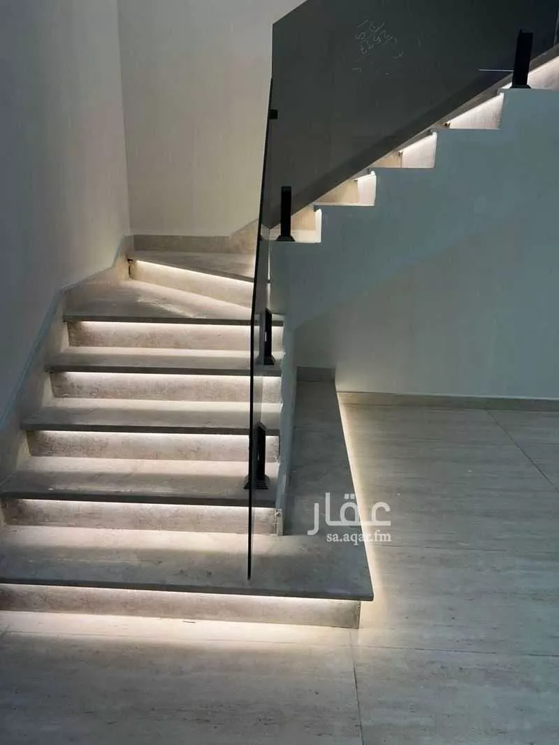 6 bedroom villa in Dahiat King Fahd 5