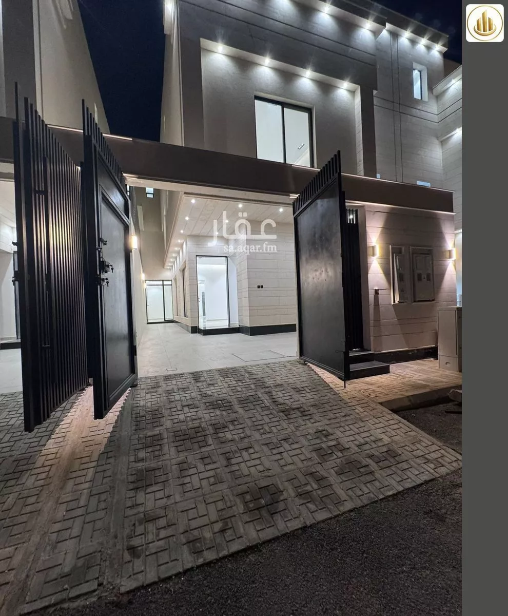 4 bedroom floor in Al Janadriyah 2