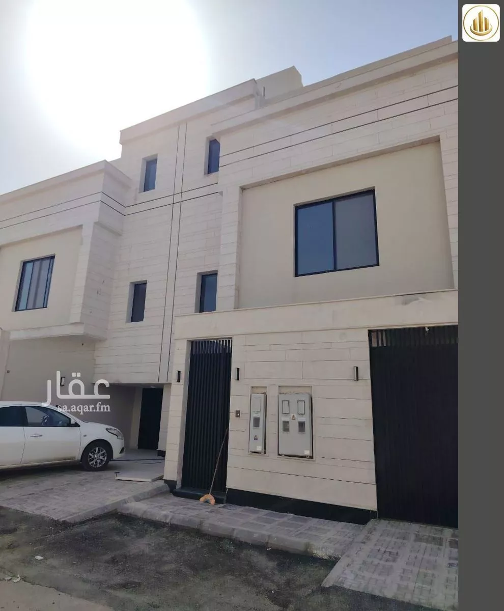 4 bedroom floor in Al Janadriyah 1