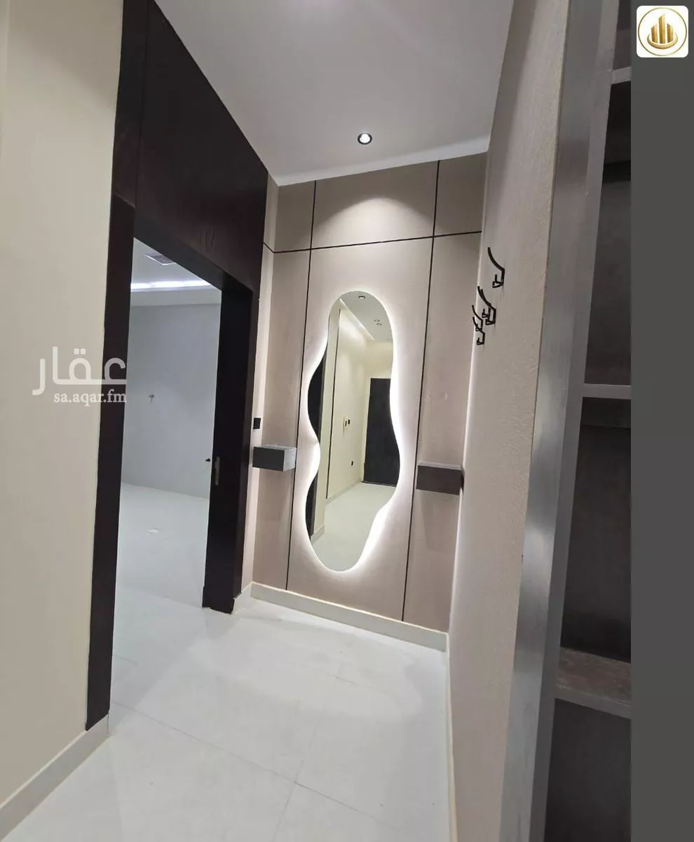 5 bedroom floor in Al Janadriyah 3