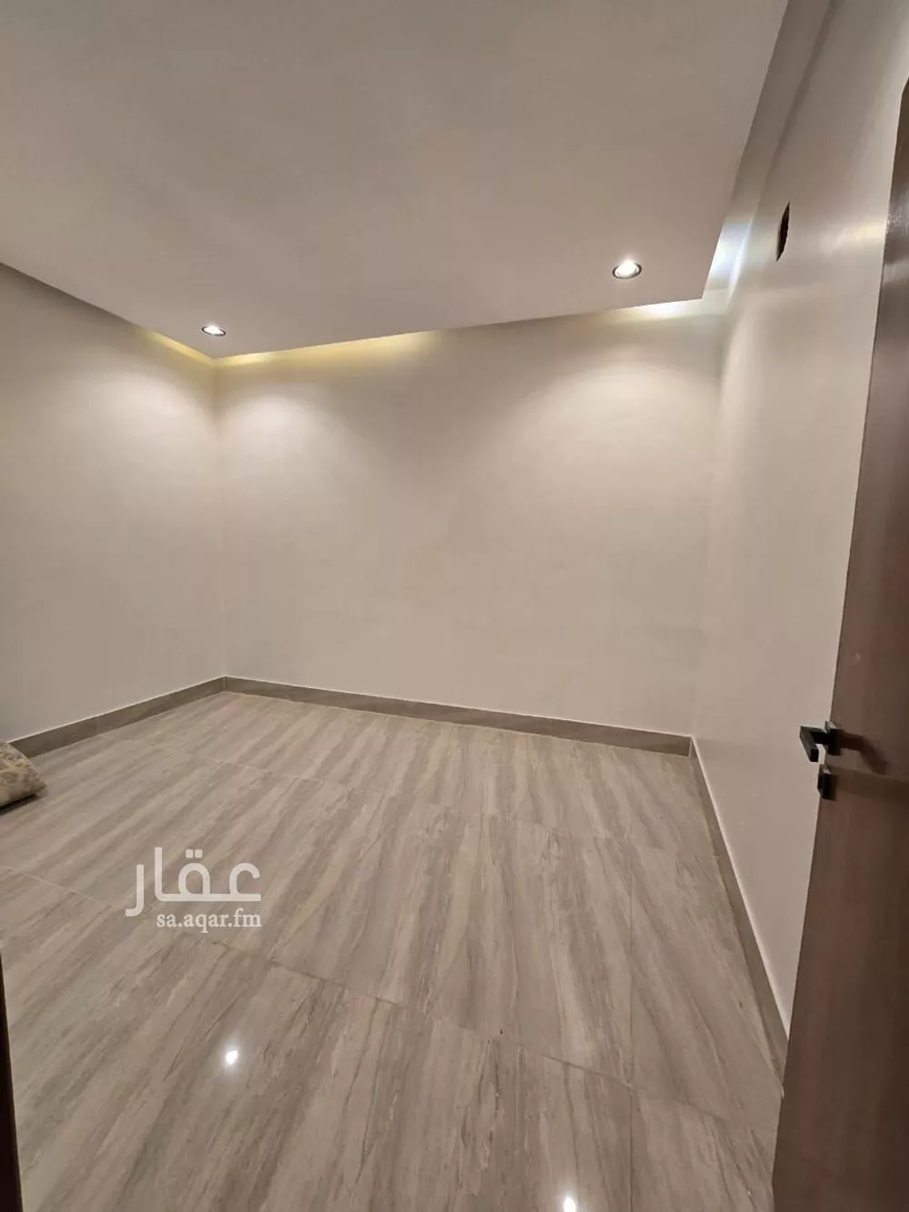 شقة 5 غرف في الجنادرية 3