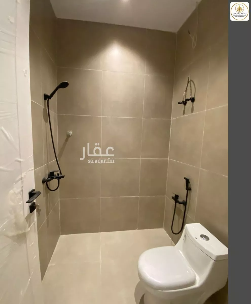 5 bedroom floor in Al Janadriyah 4