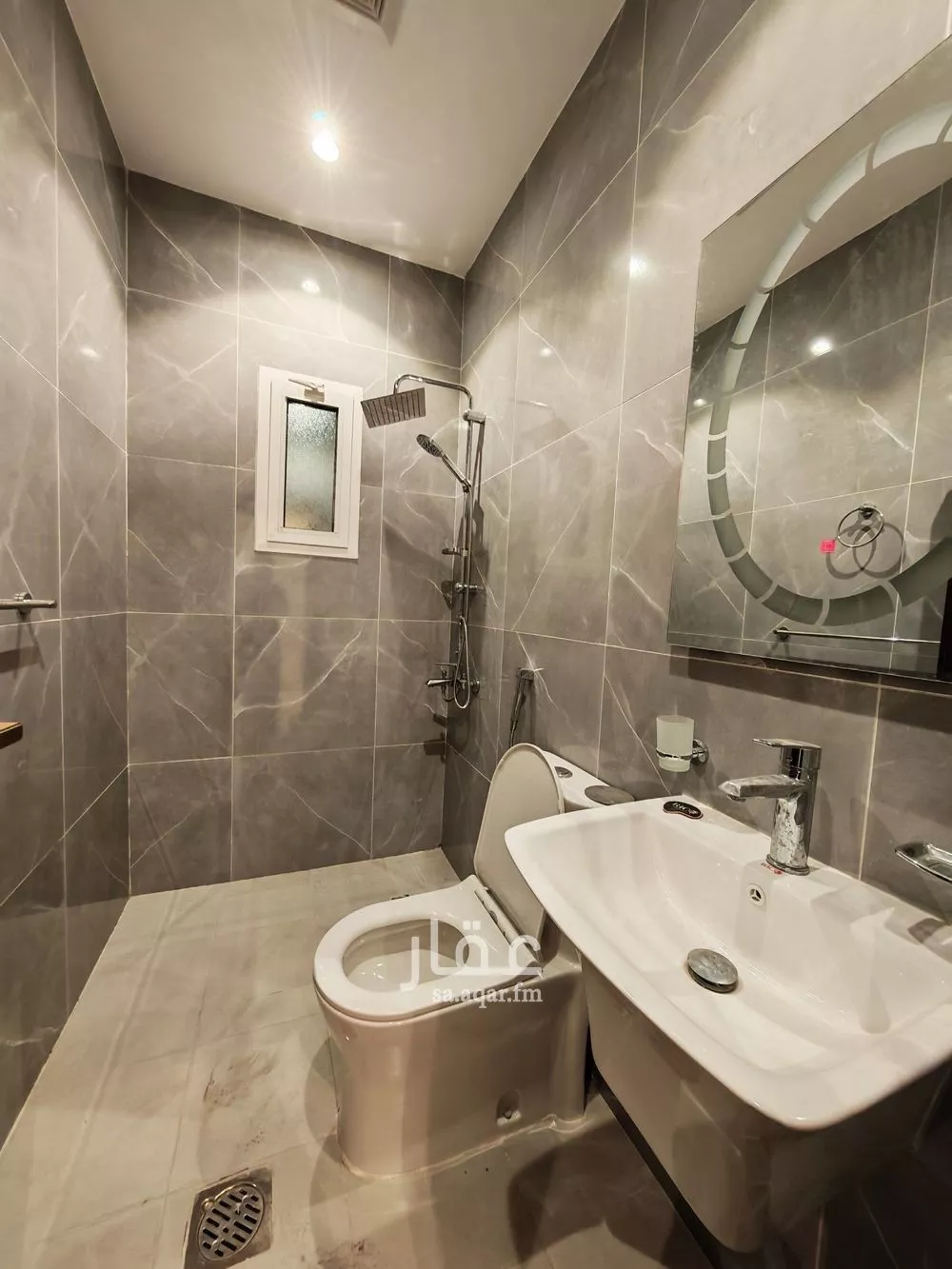 شقة 4 غرف في الواحة 2