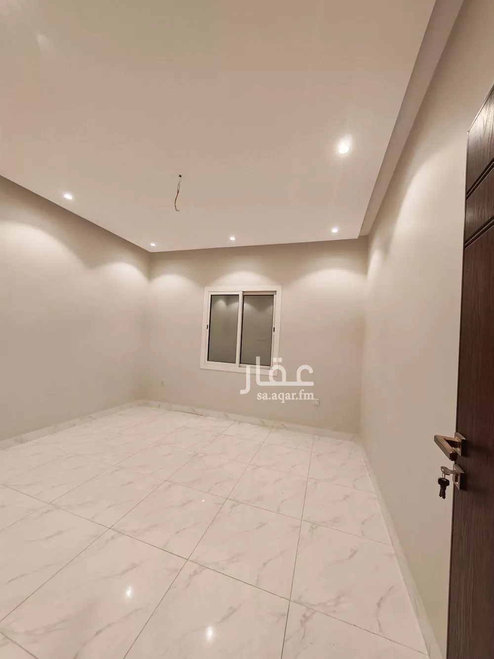 شقة 4 غرف في الواحة 5