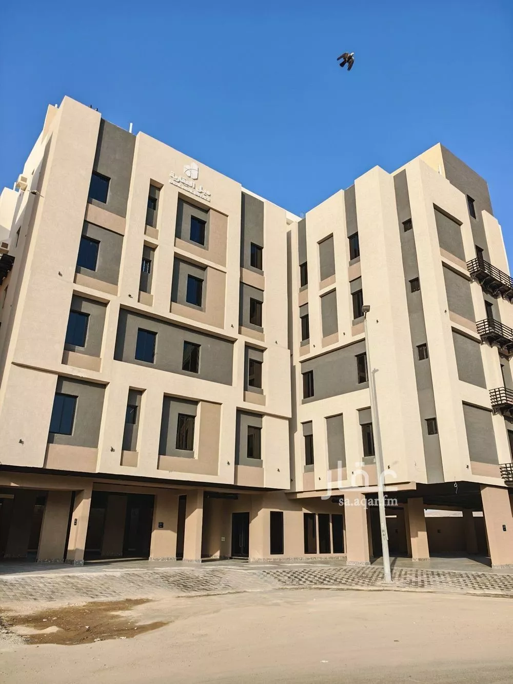 شقة 4 غرف في الريان 2