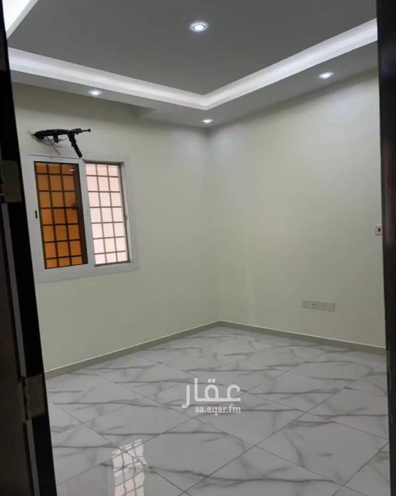 شقة 4 غرف في طيبة 5