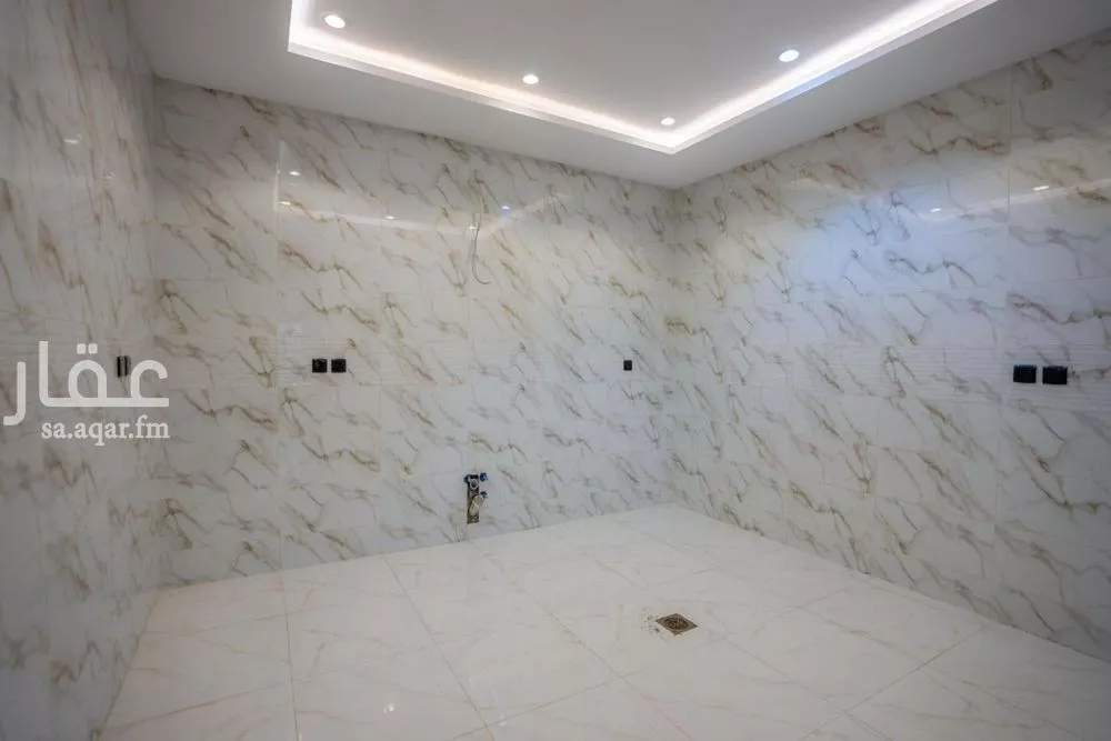 شقة 5 غرف في الريان 2