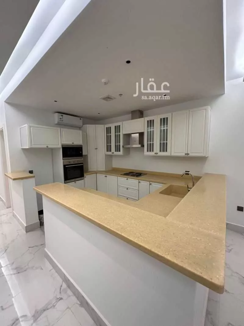 شقة 4 غرف في الحمرا 3