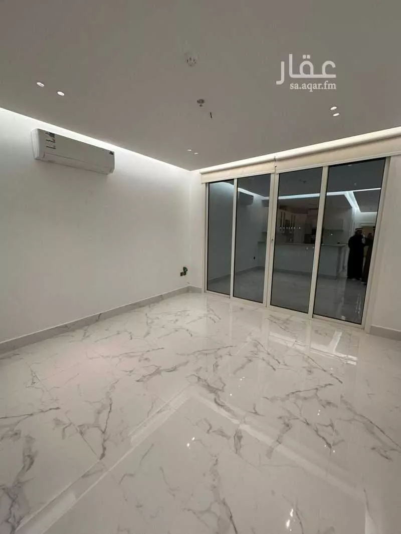 شقة 4 غرف في الحمرا 5