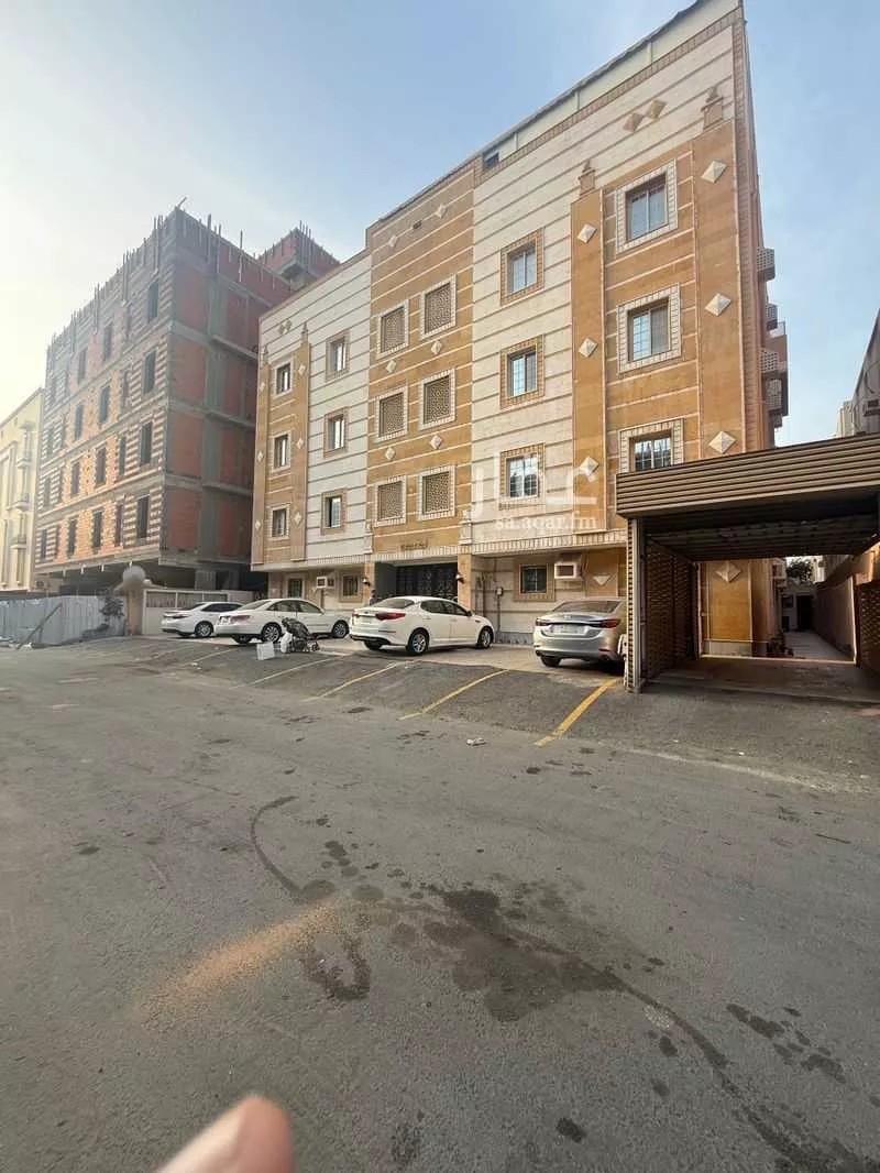 عمارة 775 م² في النزهة 2