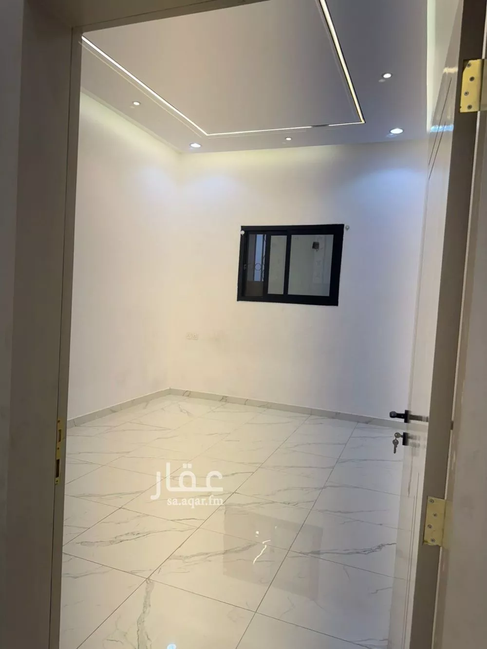 شقة 5 غرف في أحد 4