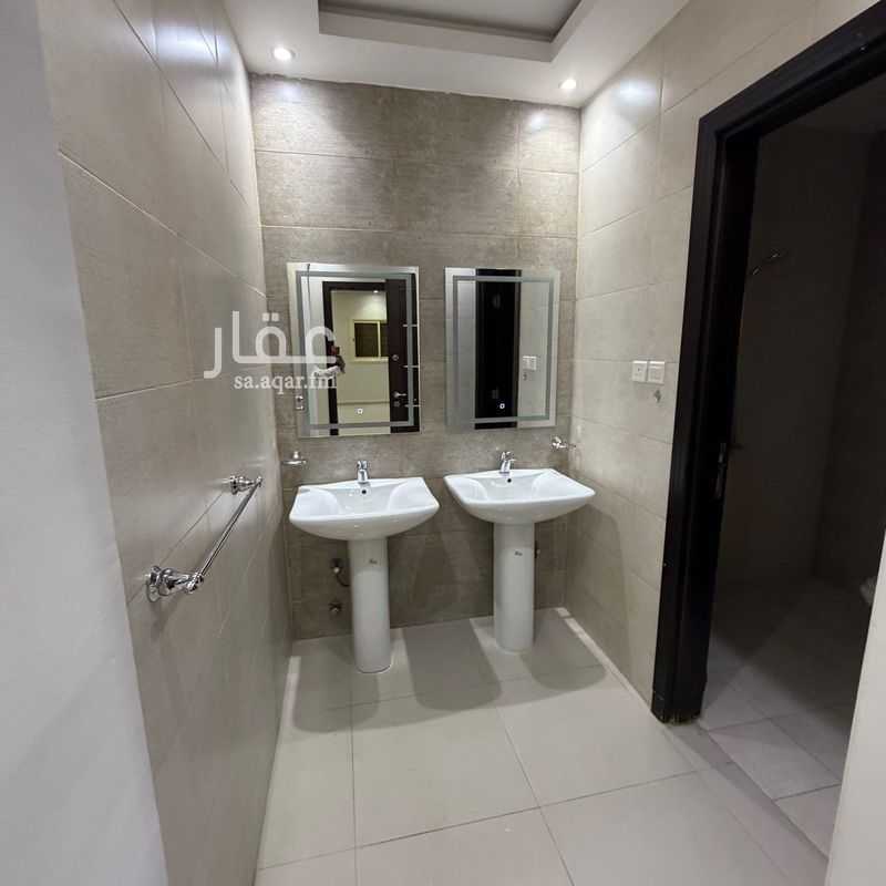 4 bedroom apartment in King Fahd, Madinah 12