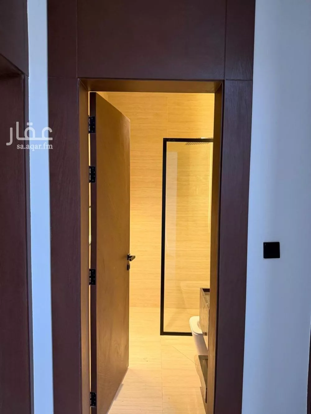 فيلا 4 غرف في العارض 5