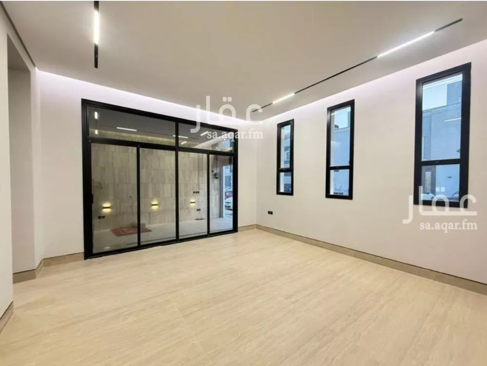 5 bedroom villa in Al Mahdiyyah 4